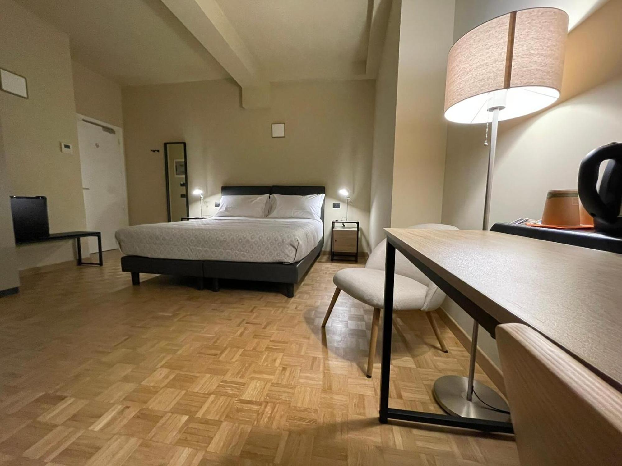La Galleria Lodge Parma Bagian luar foto