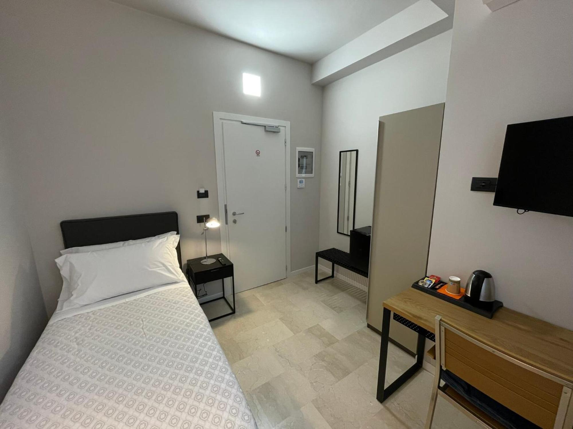 La Galleria Lodge Parma Bagian luar foto