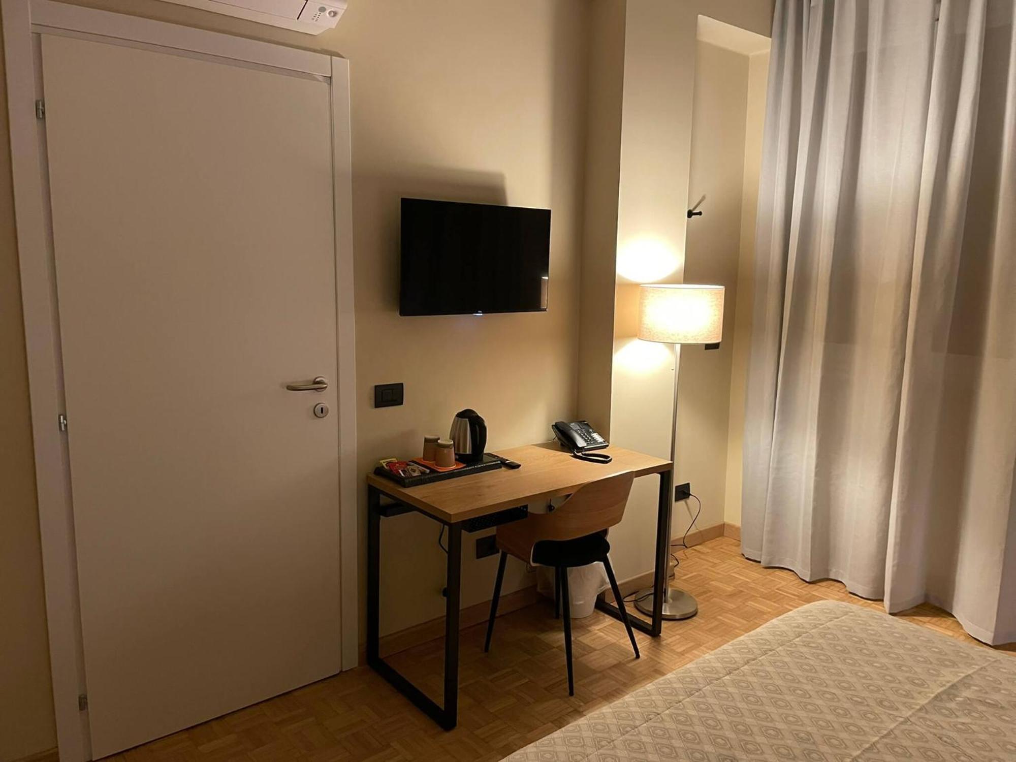 La Galleria Lodge Parma Bagian luar foto