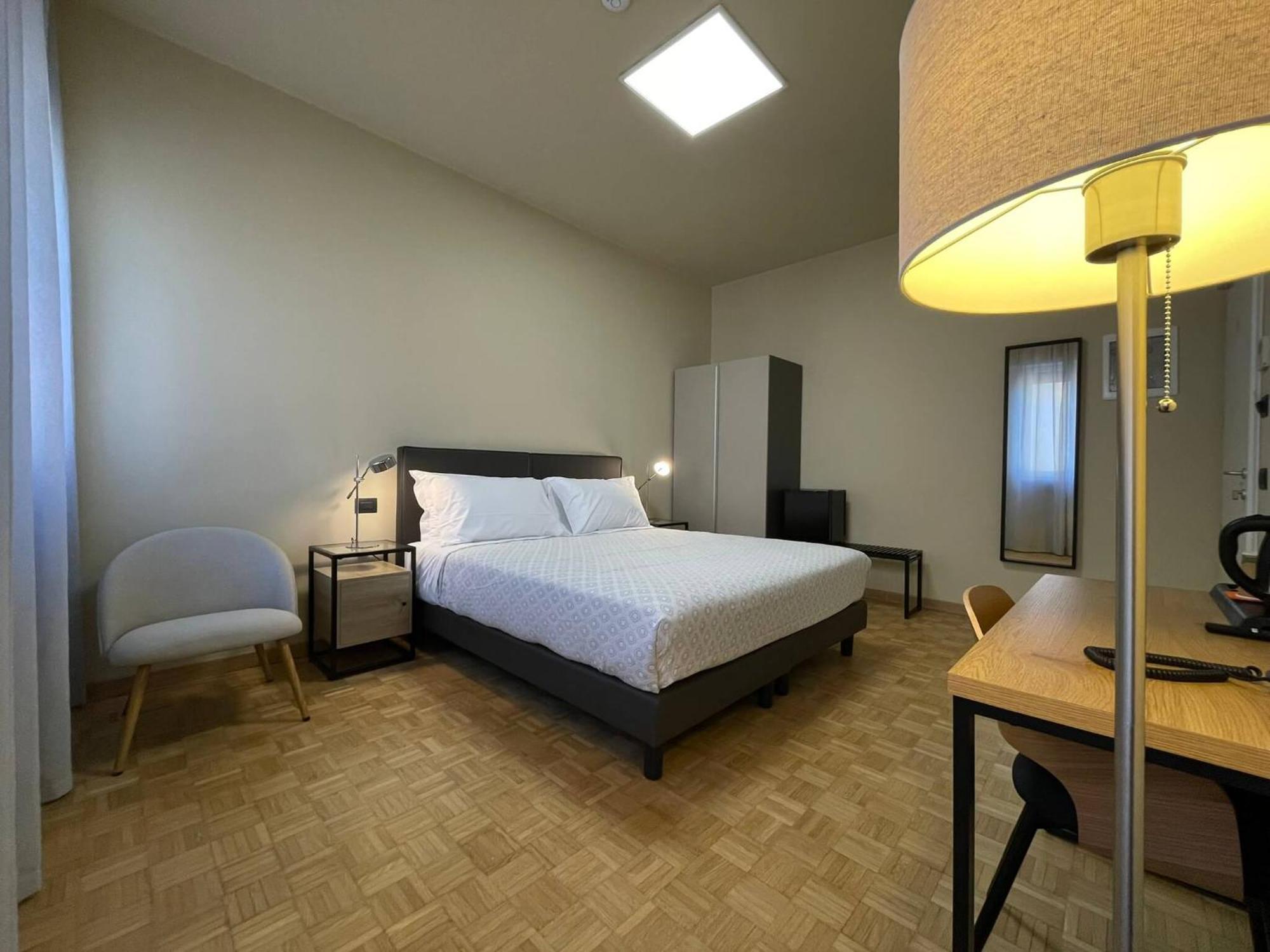 La Galleria Lodge Parma Bagian luar foto