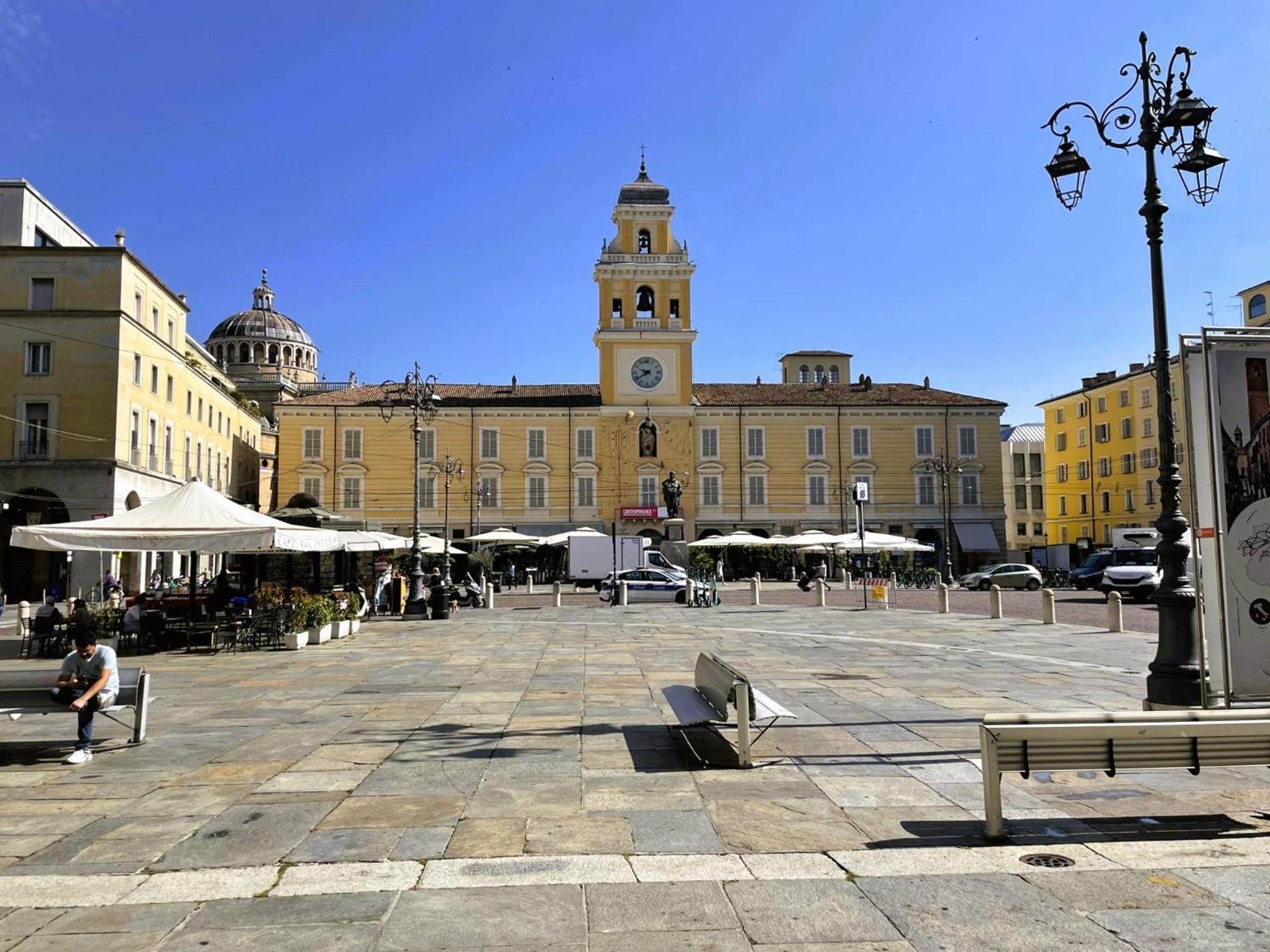 La Galleria Lodge Parma Bagian luar foto