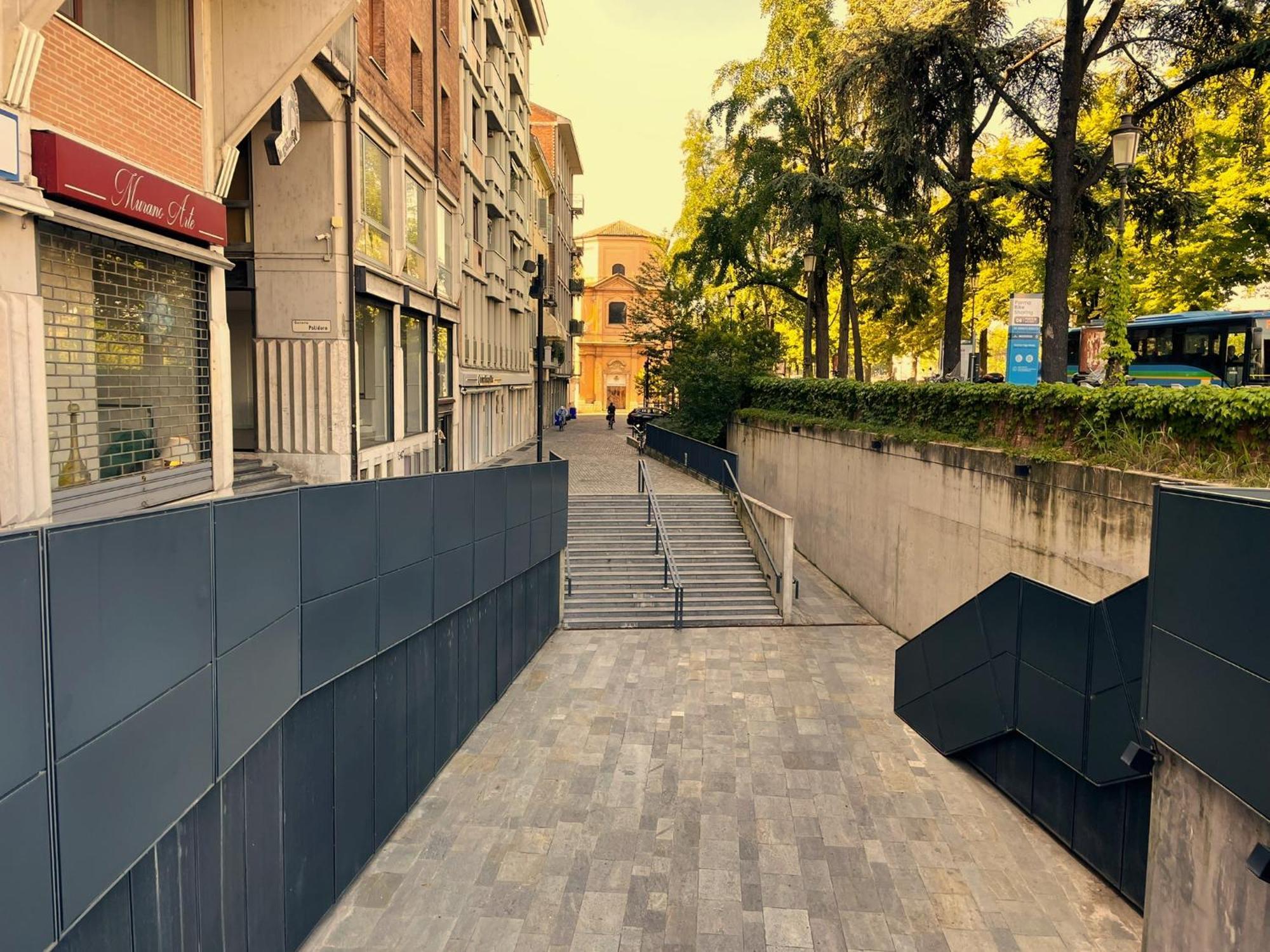 La Galleria Lodge Parma Bagian luar foto